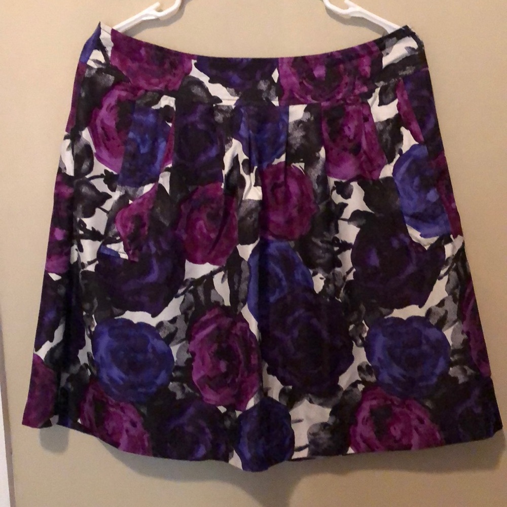 Beautiful  MK skirt!! Like new!! Size 10 Petite